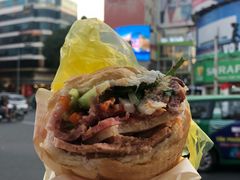-Bánh Mì Huynh Hoa