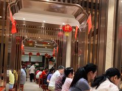 等位区-郑州烤鸭总店