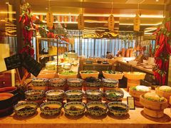 -大中华希尔顿酒店-念自助餐·嗨啤·小龙虾