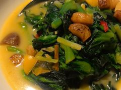 -八府香鸭·啫啫煲(华山路店)