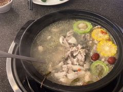 -野迹·石橄榄鸡·烧烤(新洲店)