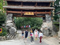 -高荡千年布依古寨旅游景区