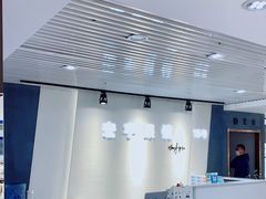 -宏宇眼镜蔡司依视路折扣店(兆佳眼镜城店)