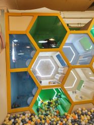 -多多淘儿童体验中心(重庆来福士店)