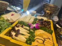 -慢丽江·云南野生菌土鸡锅(西山店)