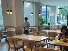 -必胜客(WOW阿罗海店)