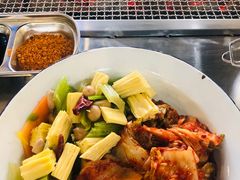 -马路牙子烧烤音乐酒馆(望京店)