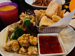 甜辣鸡翅佐以辣蒜汁-WOLFGANG PUCK KITCHEN & BAR(迪士尼小镇店)