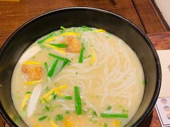 -银米·云南传统过桥米线(双廊黑金冠店)