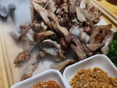 烤羊腿-东北故事私房菜(江南印象店)