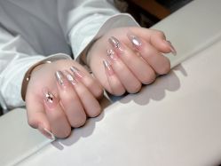 -沫儿·美甲美睫·半永久·皮肤管理