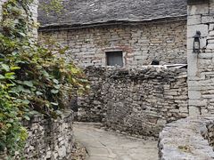 -高荡千年布依古寨旅游景区