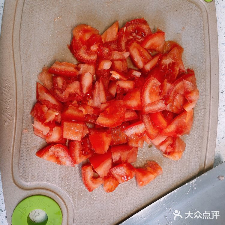 番茄金针菇豆腐汤——低脂又美味，懒人必备汤