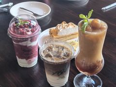 -Chom Cafe and Restaurant