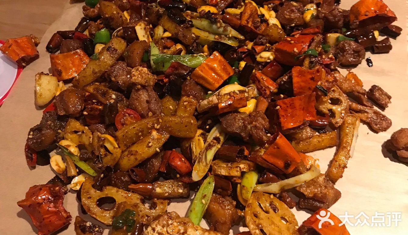 夏天还是要撸串 啤酒 羊排走起哈哈 和朋友来着小聚