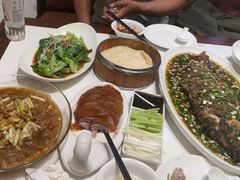 -梅利汴京烤鸭•开封豫菜地标店(东大街店)