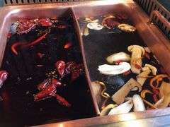 -老牌坊云南鱼豆花火锅(爱建店)
