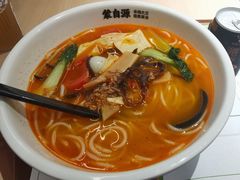 -蒙自源米线大王(东站店)