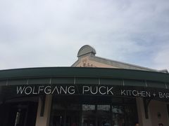 -WOLFGANG PUCK KITCHEN & BAR(迪士尼小镇店)