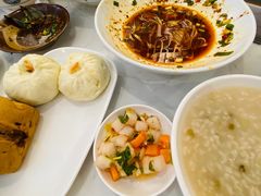 -李与白包子铺(桐梓林店)