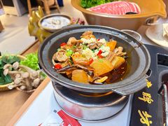 -老牌坊云南鱼豆花火锅(哈西万达店)