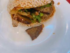 烧饼夹肉-护国寺小吃(新街口店)