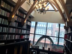 -钟书阁(松江泰晤士小镇店)