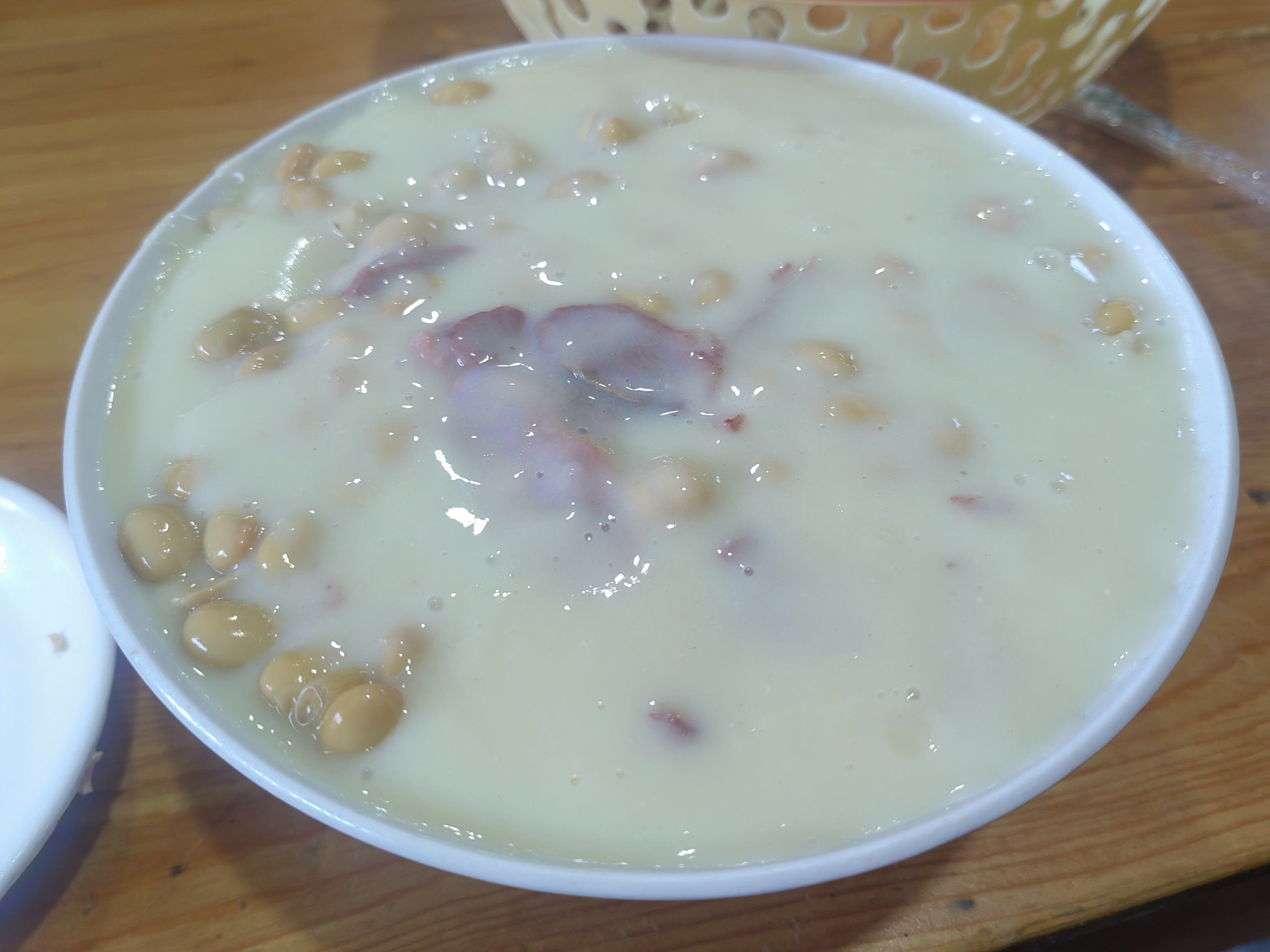 来一碗热腾腾的早餐粥泡羊肉