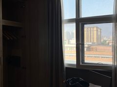 -西安大雁塔科技大学地铁站亚朵酒店