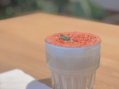 草莓缤纷拿铁-ChanDu躔度咖啡(灯塔店)