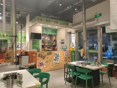 -山野的朋友露营炭火烤肉