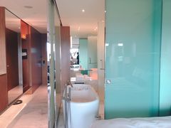 -上海滴水湖皇冠假日酒店