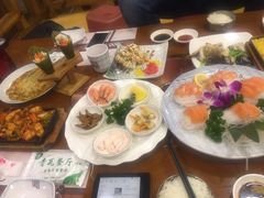 -青瓦餐厅·生鱼片·韩园烤肉(西塔店)