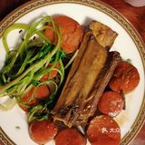 一看我就馋了。我咬了一口。口感非常的有嚼劲
