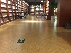-新华书店(印象城店)