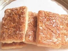 -红房子西点(汇联商厦天钥桥路店)