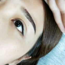 -一个差评成就的纹眉店