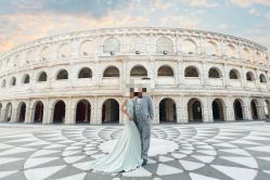 -现代经典婚纱摄影