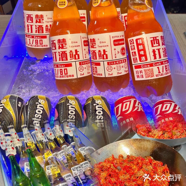 武汉｜五星酒店🔥夜市烧烤竟还有乐队作伴⁉️