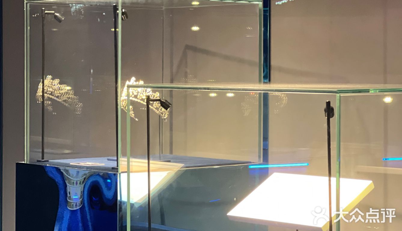 沉浸式看展|欲戴皇冠👑必承其重