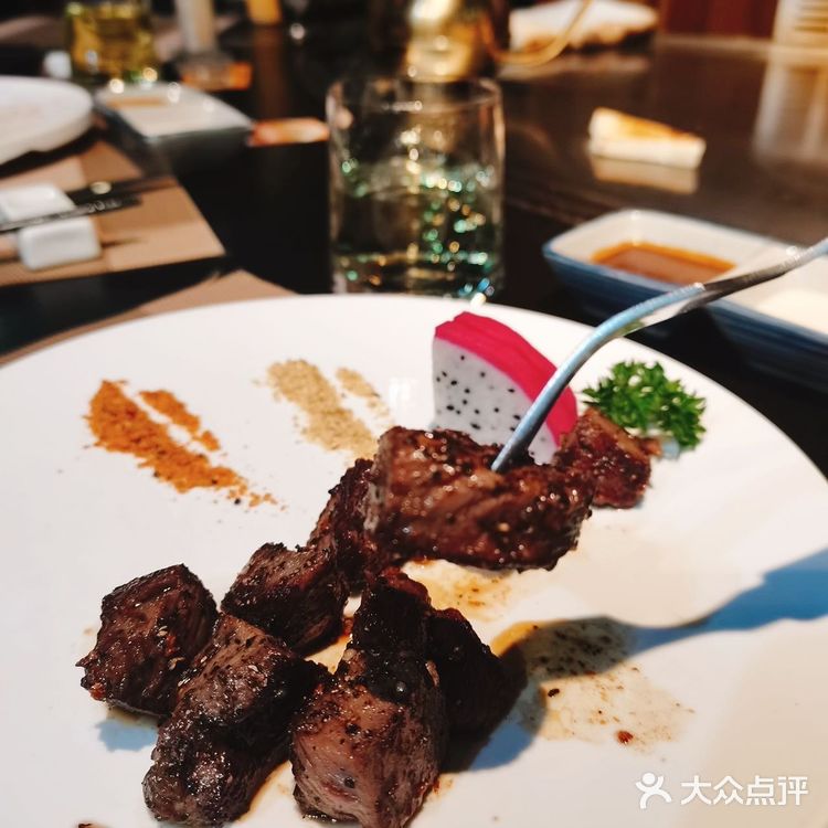 风靡魔都火力全开的超人气铁板烧