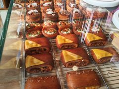 -VERIE BAKEHOUSE