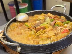 -豚妈妈汤饭·部队锅(南京东路店)