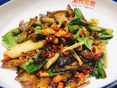 大蒜叶炒腊肉-湘约爨厨(太白立交店)