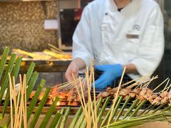-大中华希尔顿酒店-念自助餐·嗨啤·小龙虾