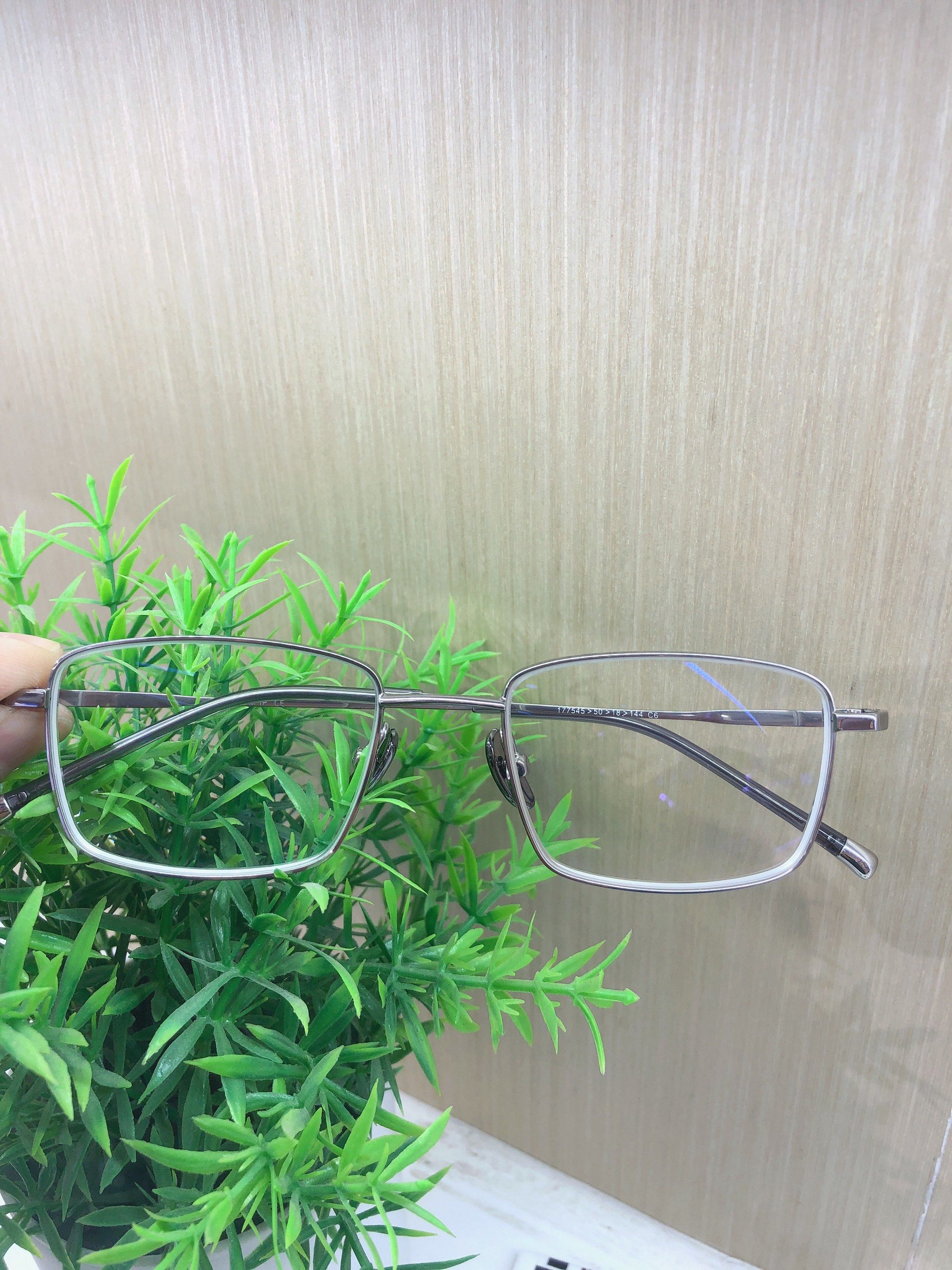 客订一副1.60泽锐防蓝光蔡司镜片