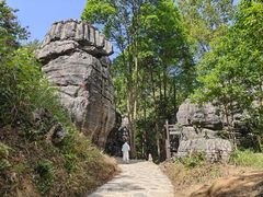 -梭布垭石林景区