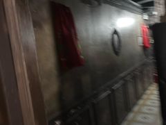 -荒岛实景沉浸密室(江汉路1店)