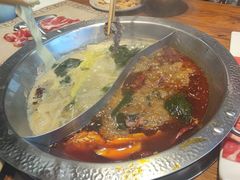 -东巴婆婆云南鱼豆花火锅(大东门店)