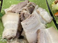 白肉蘸酱-金卯白肉罩火烧